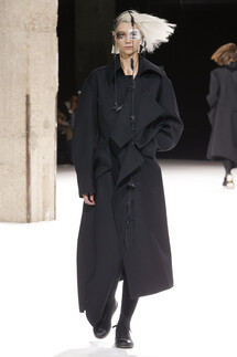 Yohji Yamamoto Fall 2018 Ready-to-Wear , Ёдзи Ямамото осень зима 2018 , Fashion show , неделя моды в Париже , PFW , Mainstyles